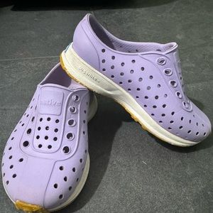 Native Purple Toddler Shoes size 7, Very Good Condition